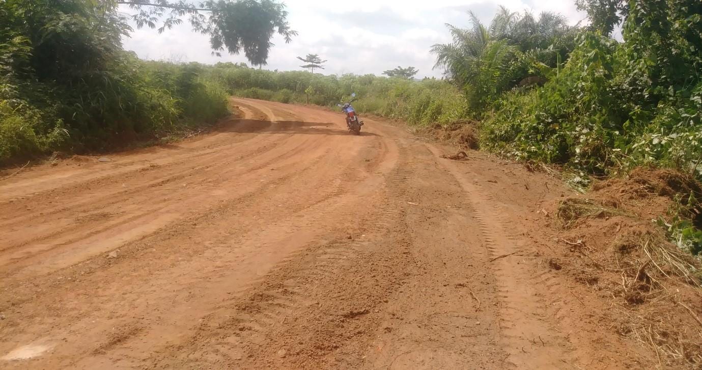 Reshaping of Grumesa - Annorkrom Feeder Road