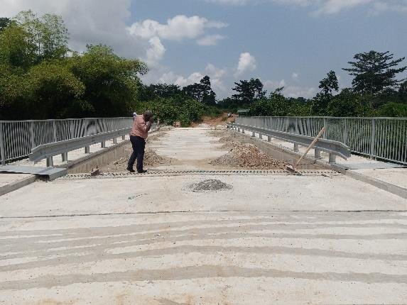Construction of Span Composite Bridge on Awotwe Junction - Awotwe feeder road (25M)