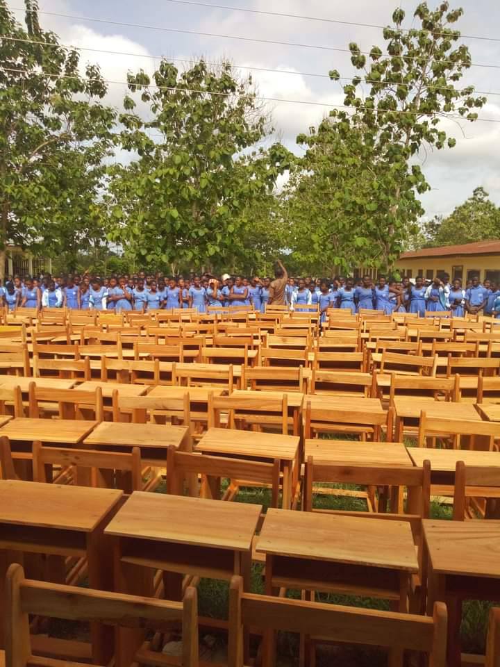 Distribution of 1,100 dual desks to needy schools