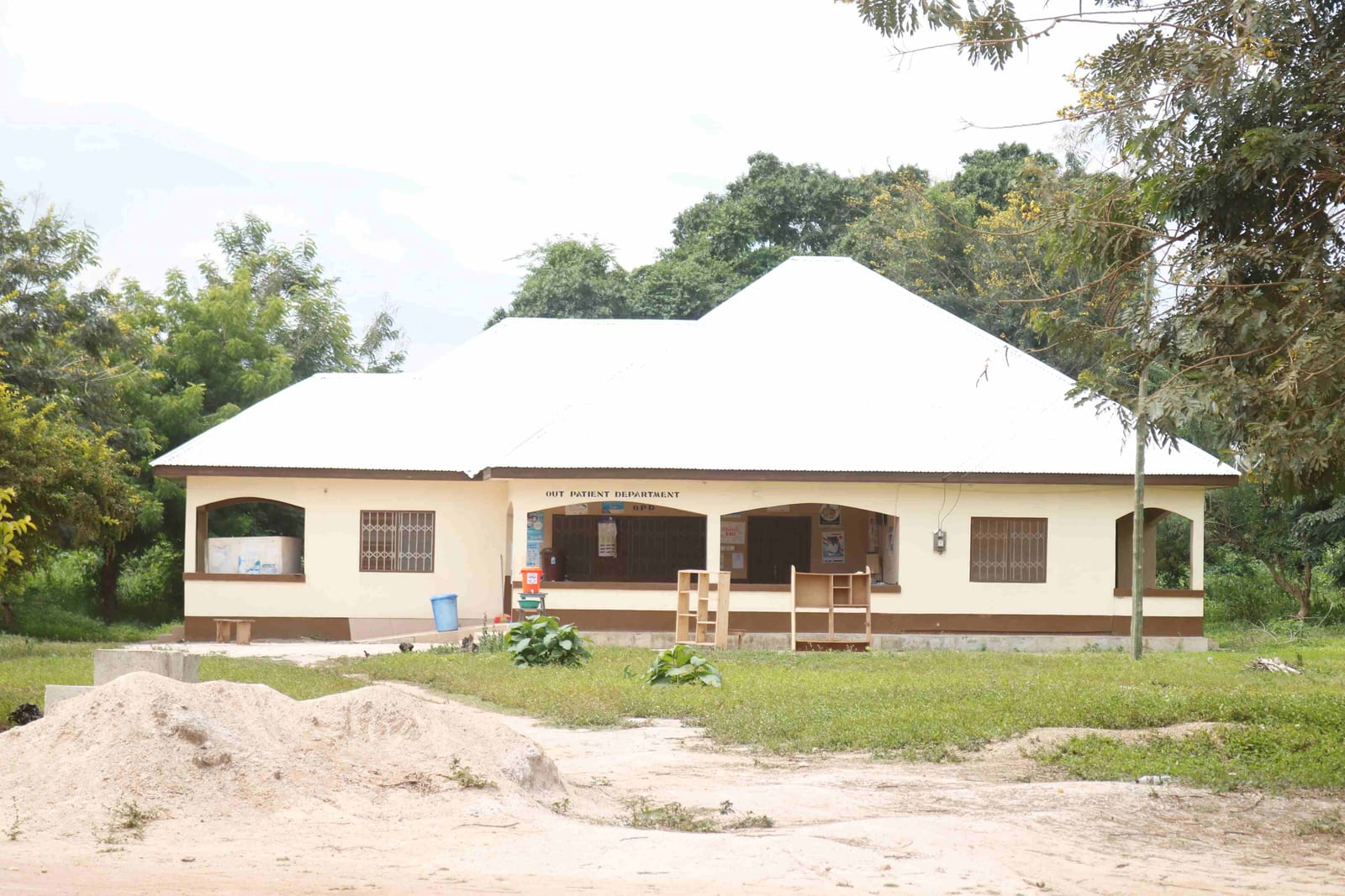 Construction of 1 No. CHPS compound at Abuokrom
