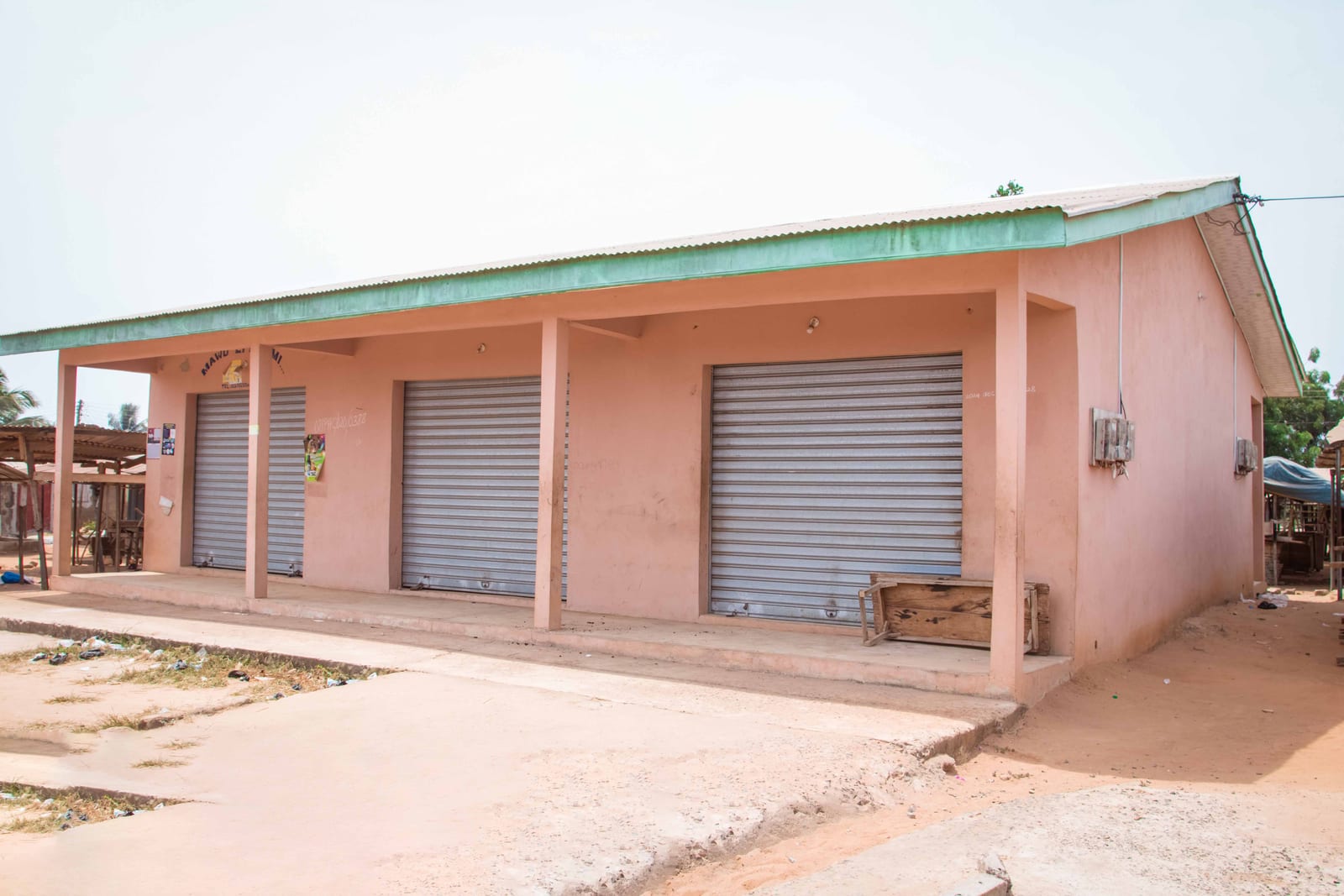 Construction of 1No 6-Unit Lockable stores at Weta