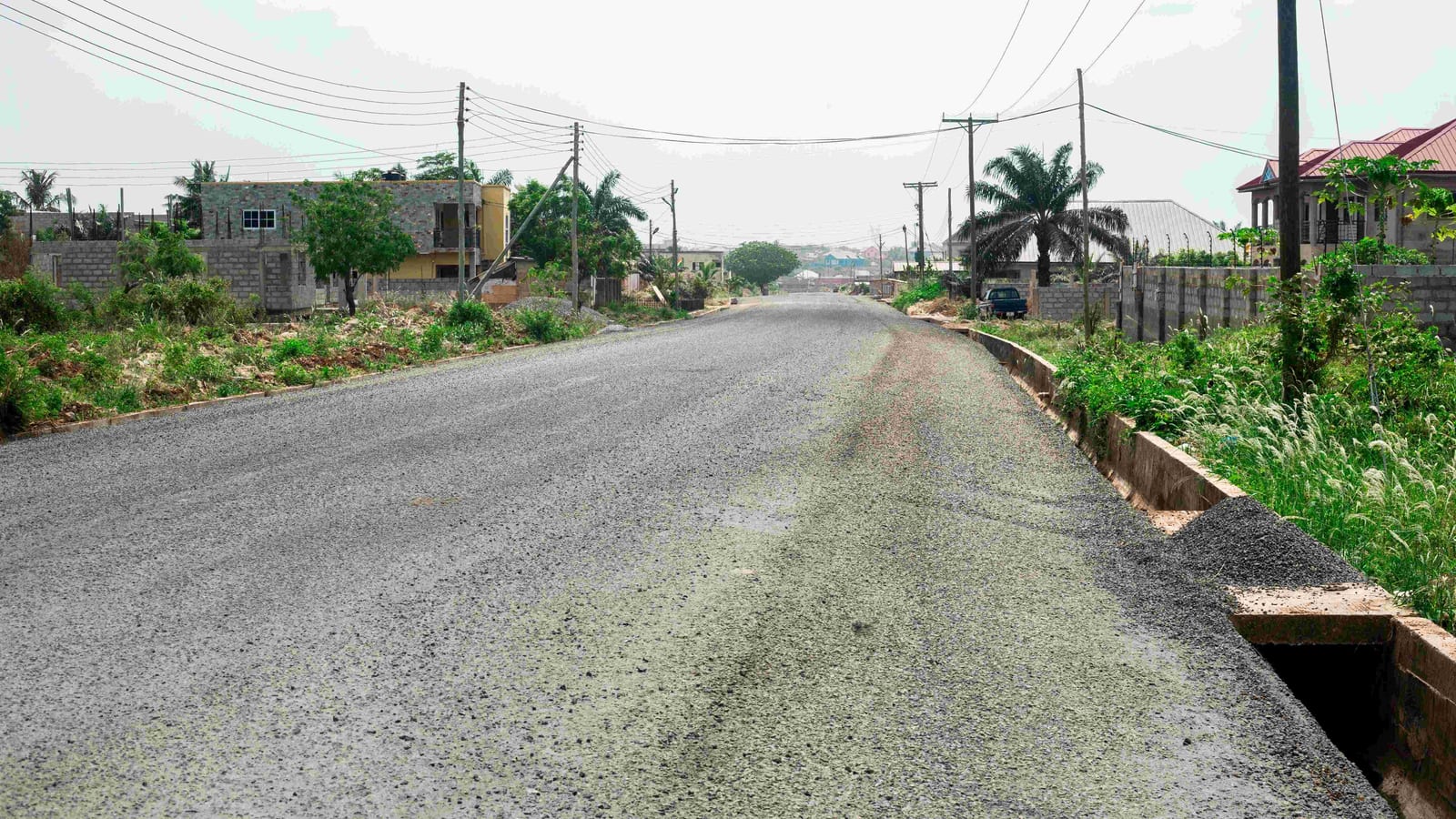 Grading and spot improvement works-3km at Oyarifa area roads